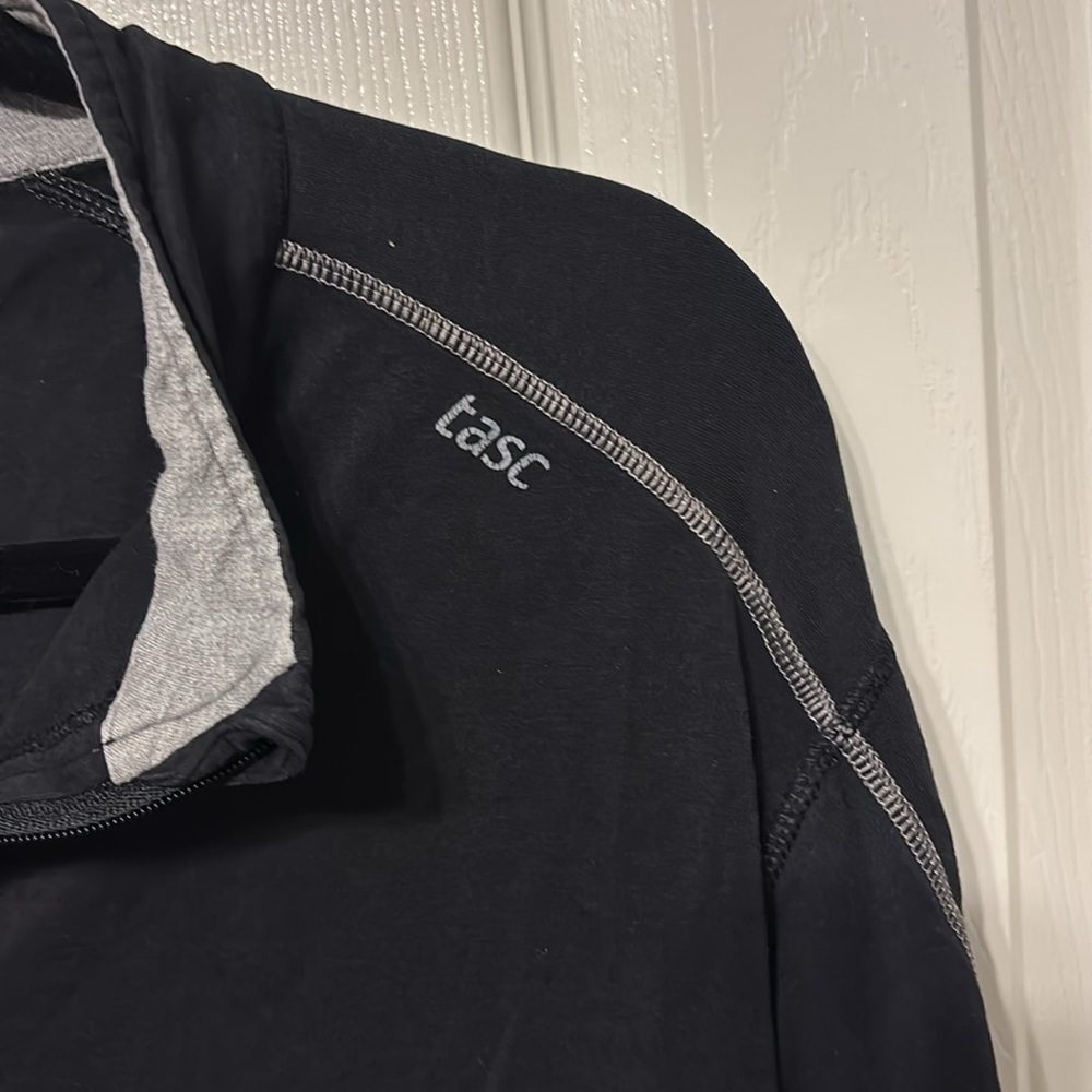 Tasc Quarter Zip Lightweight Pullover - image 4